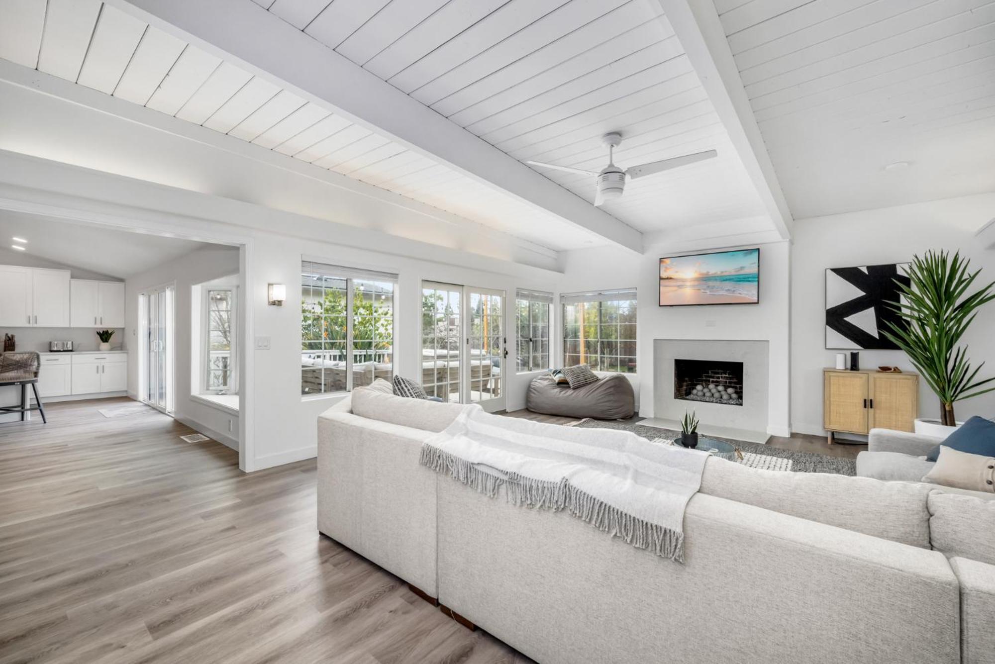 Spacious With 7 Beds Minutes From Mission Bay San Diego