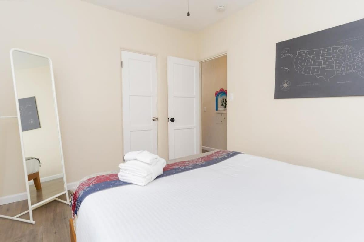 Artfully-styled In The Heart Of It Holiday home *