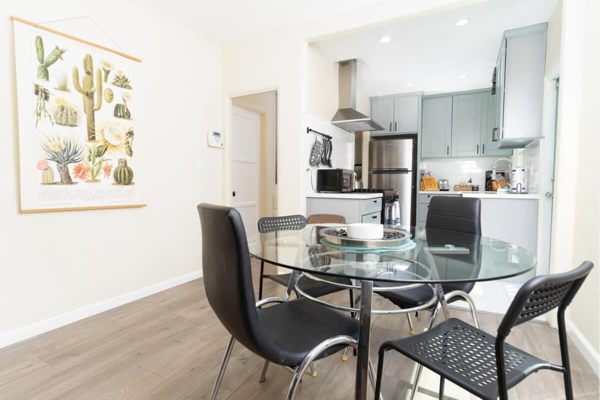 Holiday home Artfully-styled In The Heart Of It