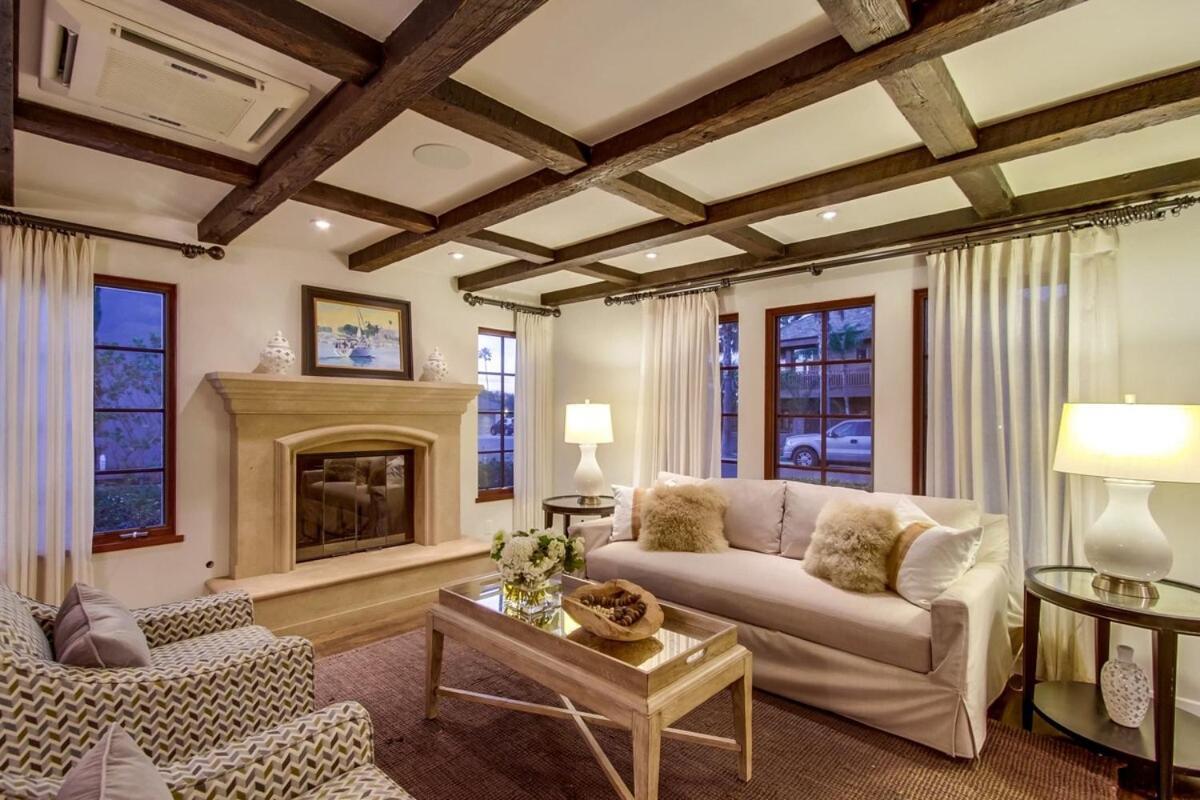 Mediterranean Beauty With Rooftop Deck And Views *