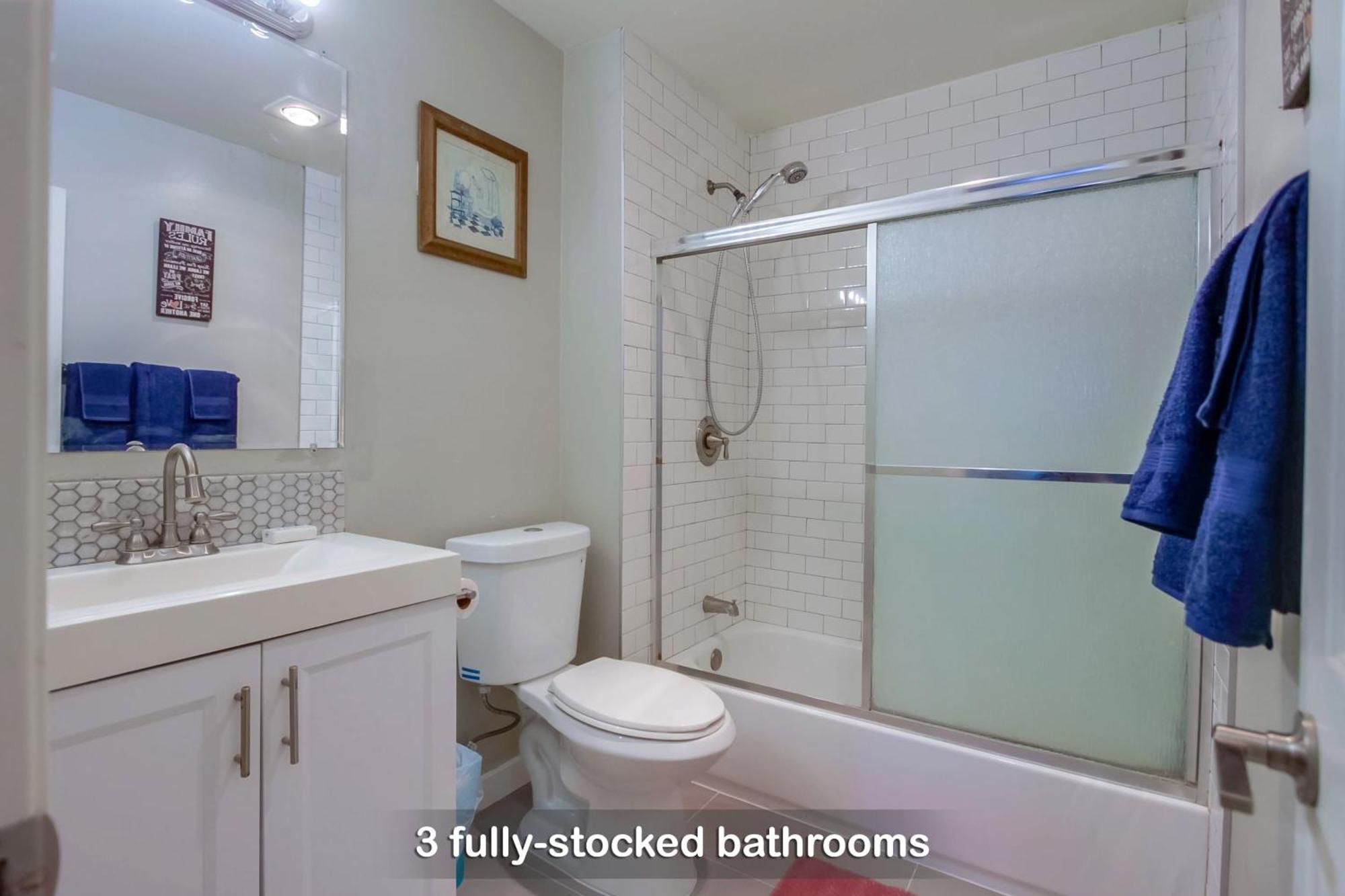 Entire Spacious 4-bedroom House W Free Pool Access, Garage & Parking In Prime Location * San Diego