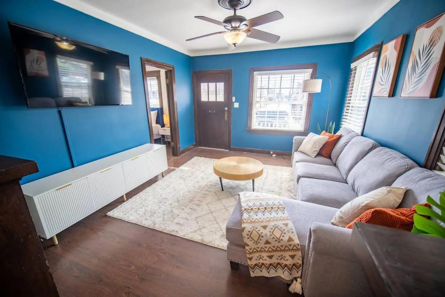 Sunny Retreat Near Zoo, Beach & Downtown San Diego