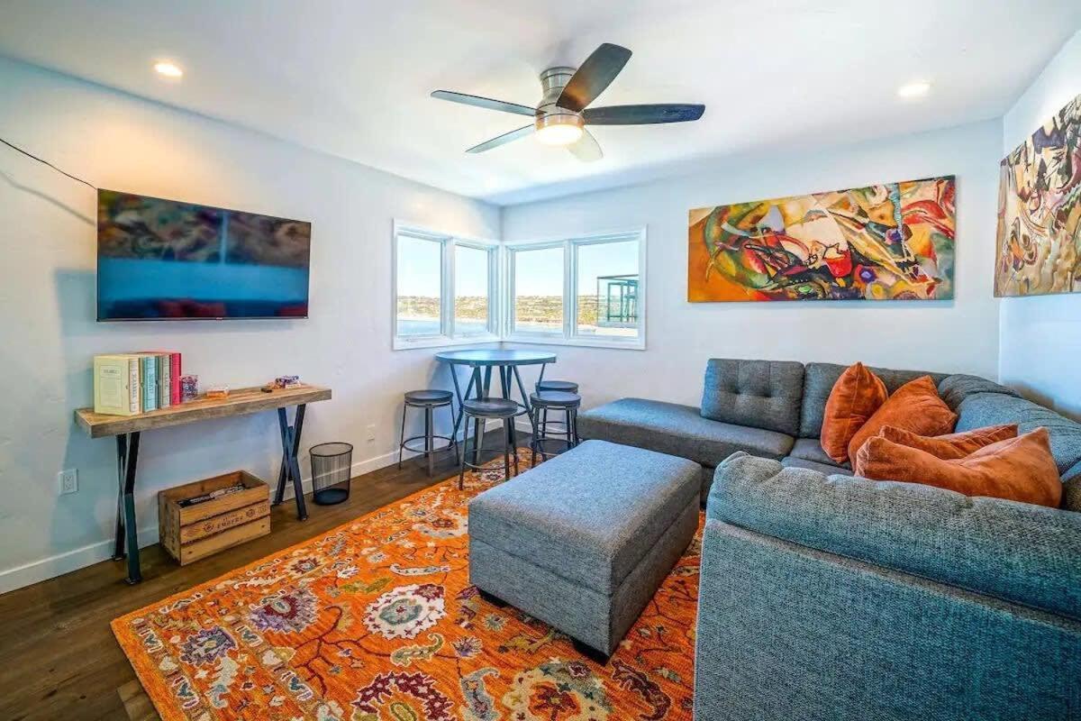Panoramic Ocean Vistas With Hot Tub And Firepit San Diego