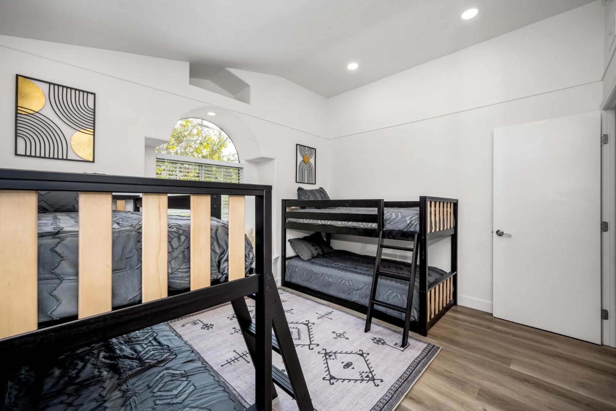 Spacious With 7 Beds Minutes From Mission Bay Holiday home *