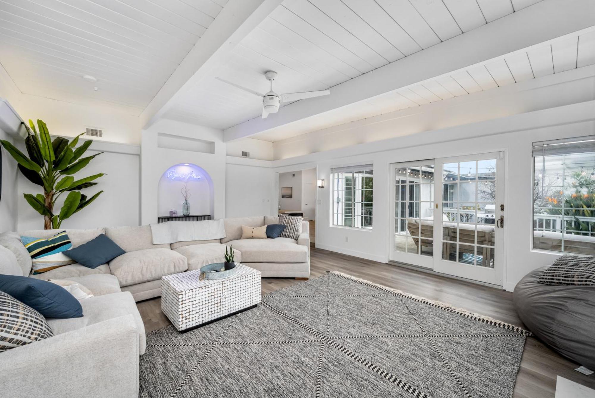 Spacious With 7 Beds Minutes From Mission Bay San Diego