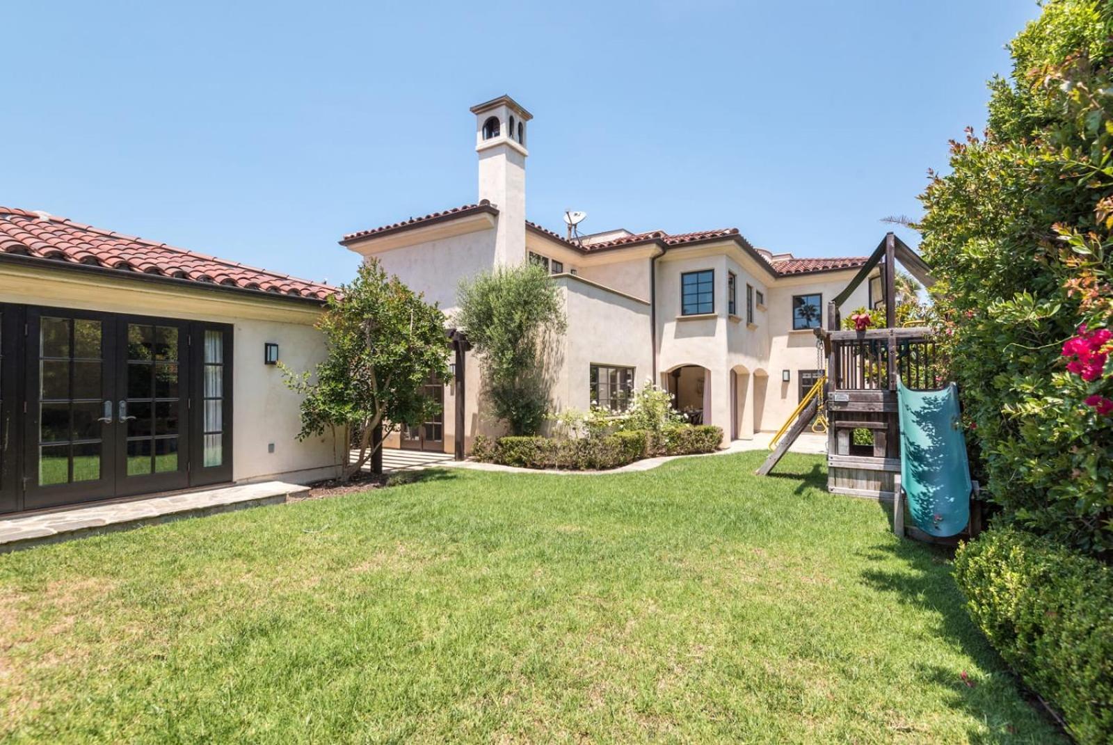 Mediterranean Beauty With Rooftop Deck And Views San Diego