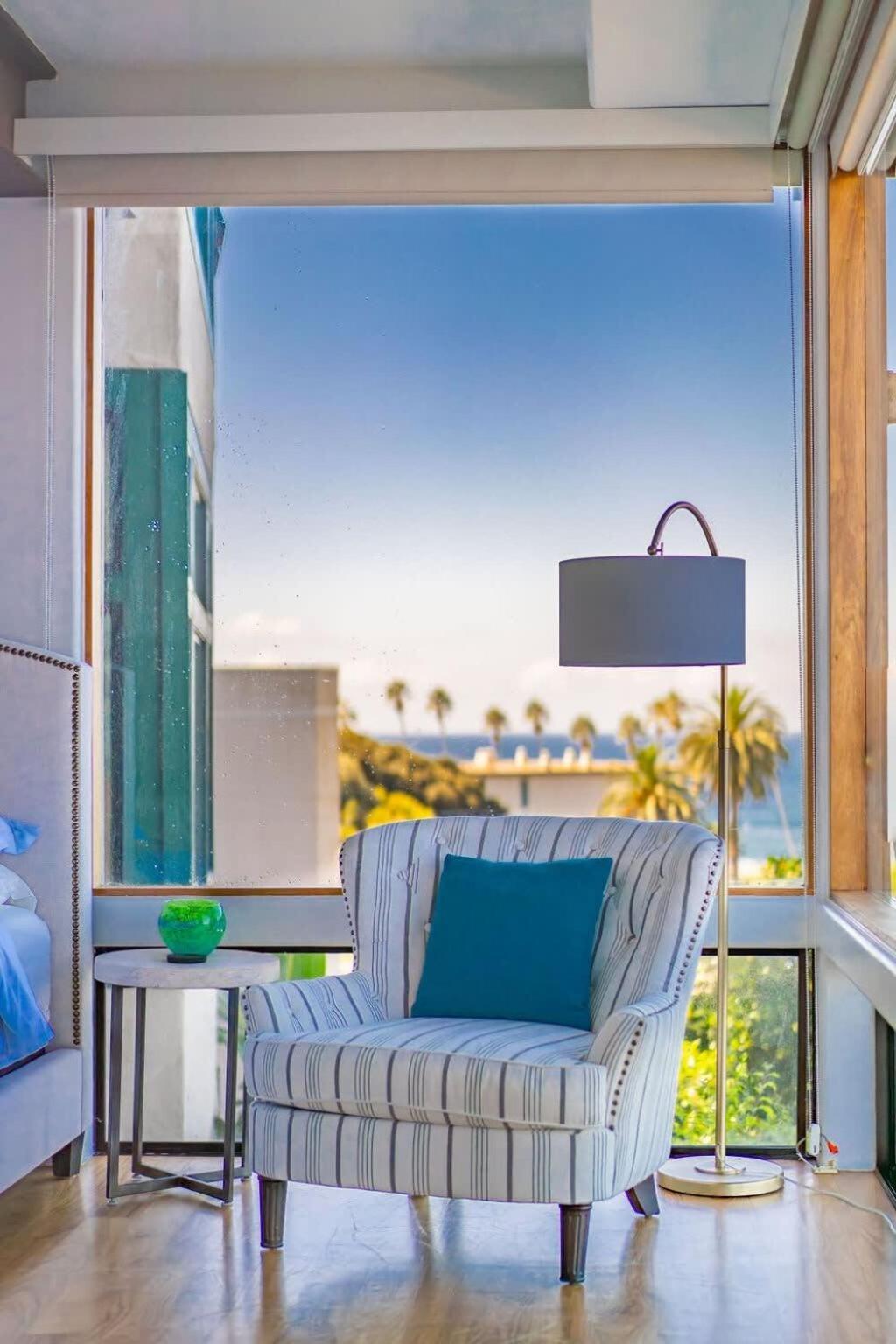 Oceanfront In Heart Of La Jolla Cove