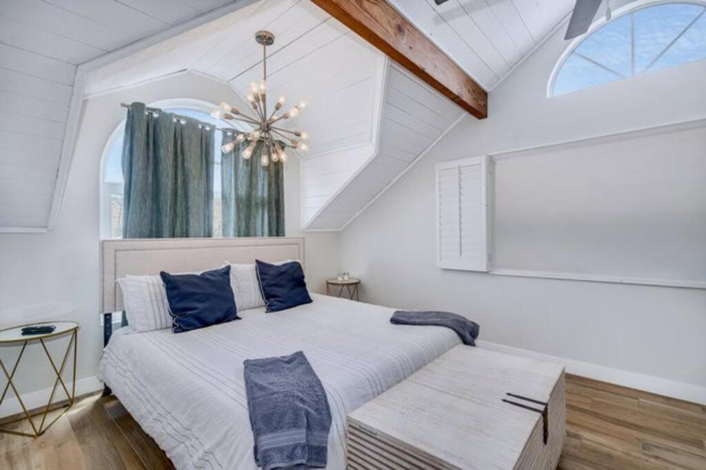Sea House At Sea Shore - 4 Bedroom 3 Bath - 14 Ppl