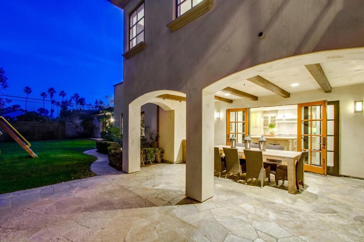 Mediterranean Beauty With Rooftop Deck And Views Holiday home *