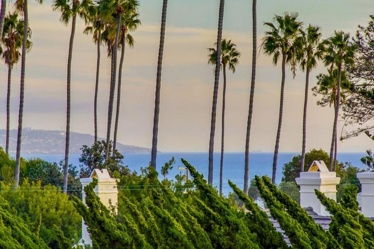 Mediterranean Beauty With Rooftop Deck And Views Holiday home San Diego
