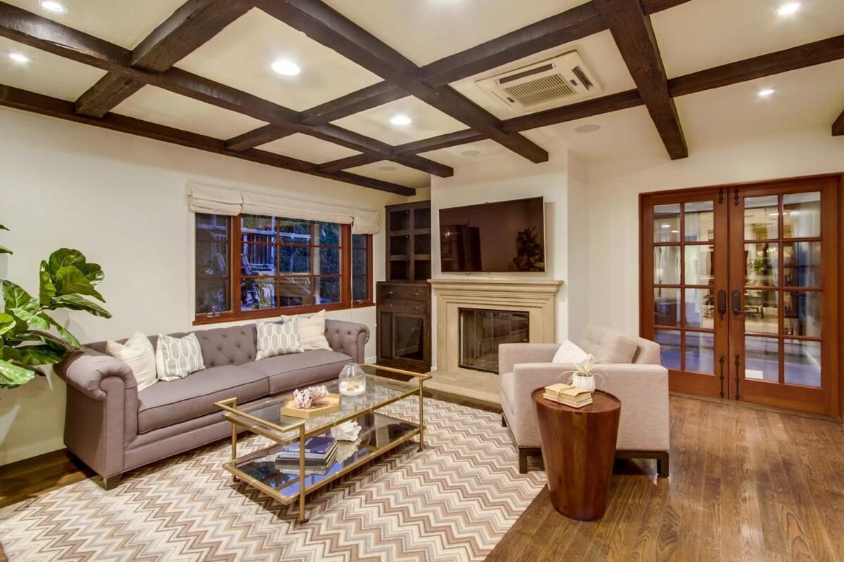 Mediterranean Beauty With Rooftop Deck And Views