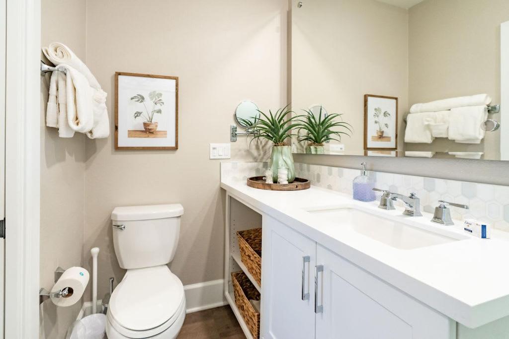 Pristine And Luxe, Steps To Mission And Bay!