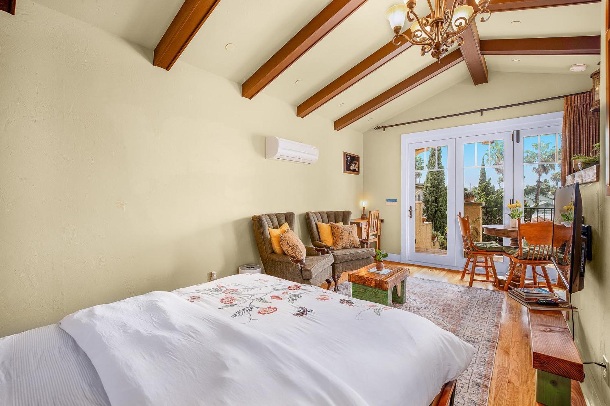 Spanish Style Cozy Apartment *