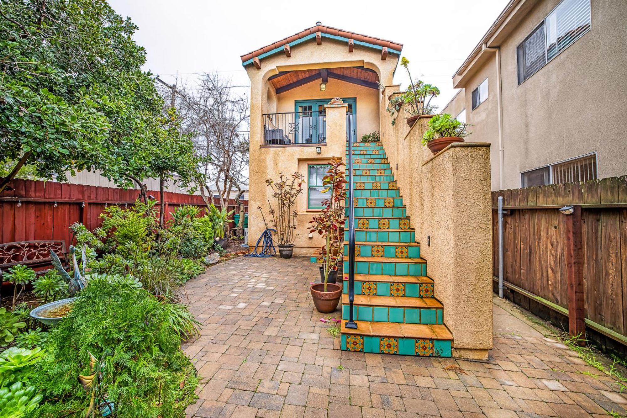 Spanish Style Cozy *