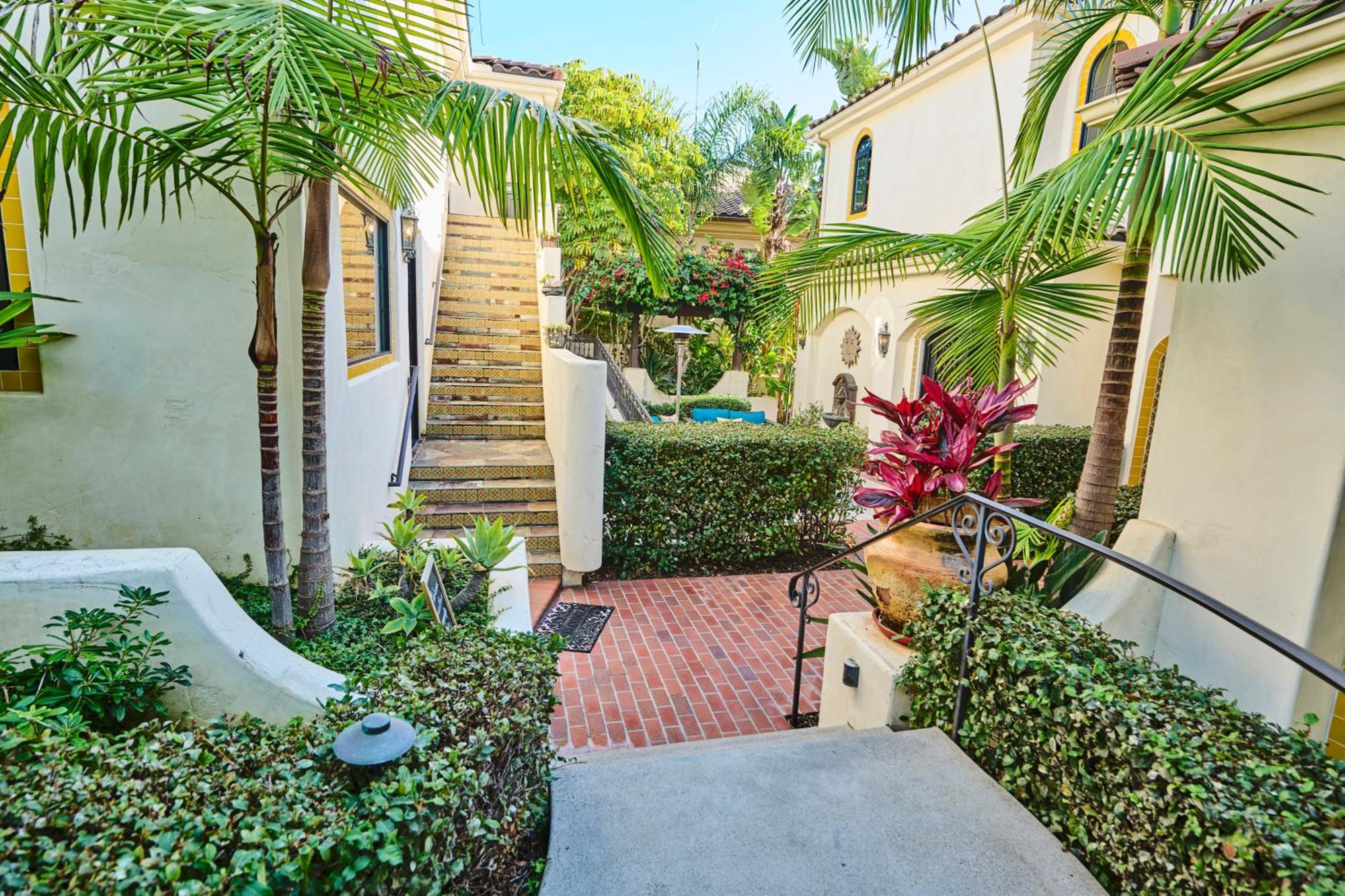 Guest house 360 Degree Ocean & Views With Pool, Spa, Close To The Beach! Pets Ok *