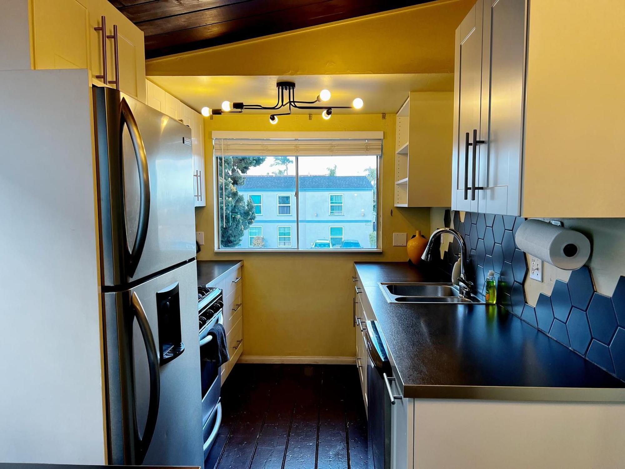Sunset Haven: Lakeside Charm In Ocean