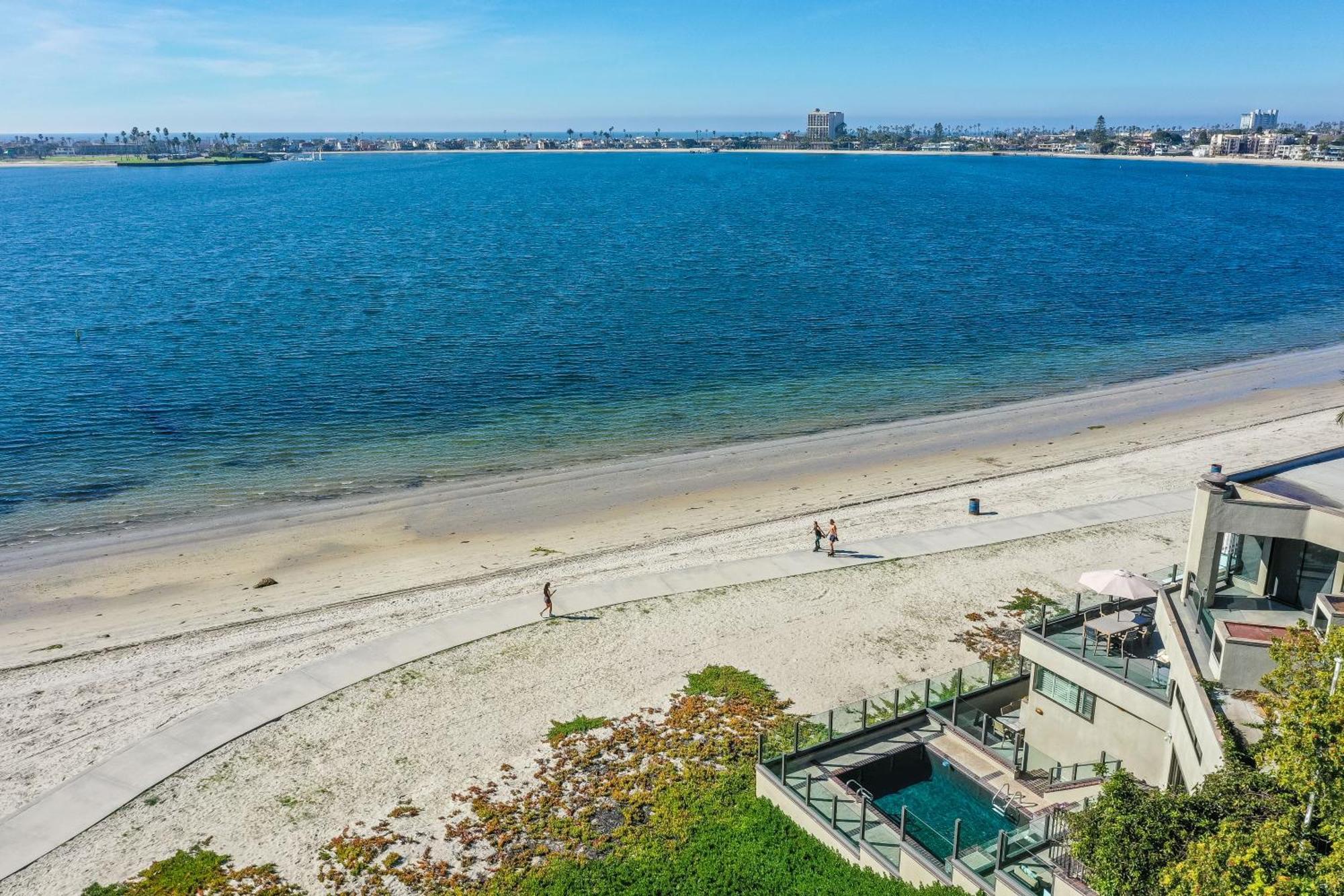Mission Bay Dreams - W Bay Access, Parking, Pool &