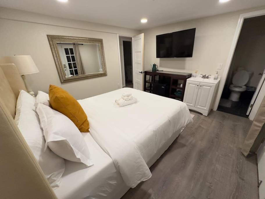 Walking Distance To The Popular Spots In Sd Holiday home