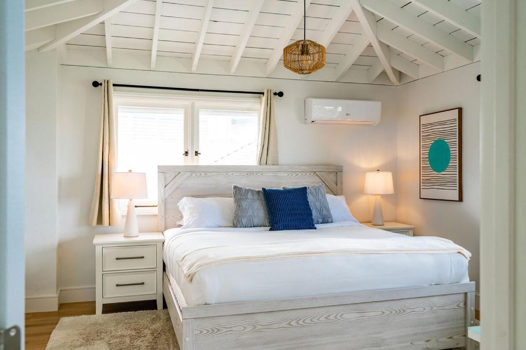 Blue Water View In Prime Coastal Locale Holiday home