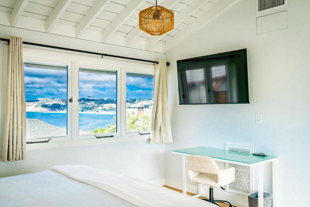 Blue Water View In Prime Coastal Locale Holiday home *