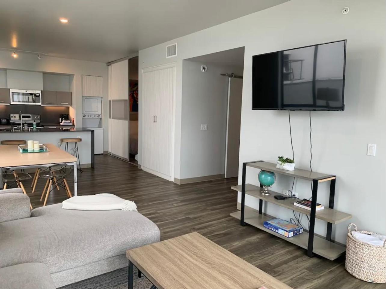 Water & Views 2-bedroom In Little Italy San Diego