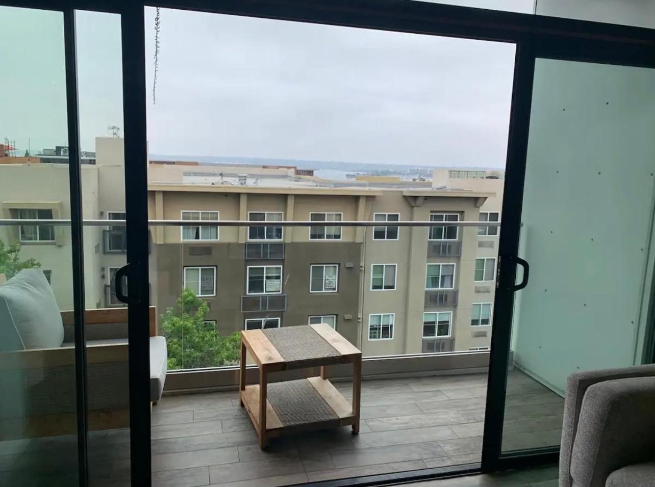 Water & Views 2-bedroom In Little Italy Apartment