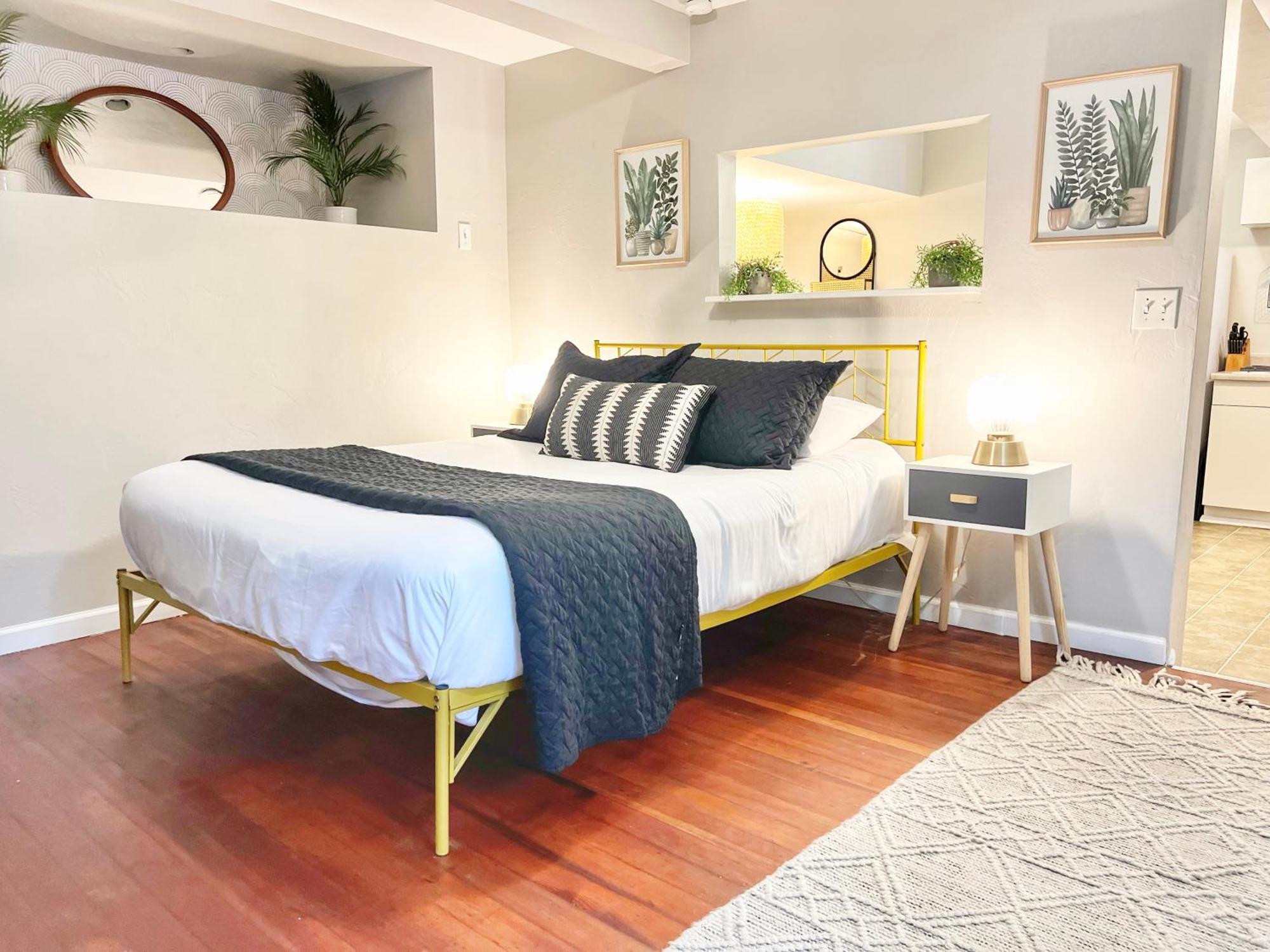 Urban Oasis Near The Zoo A For 2 Apartment
