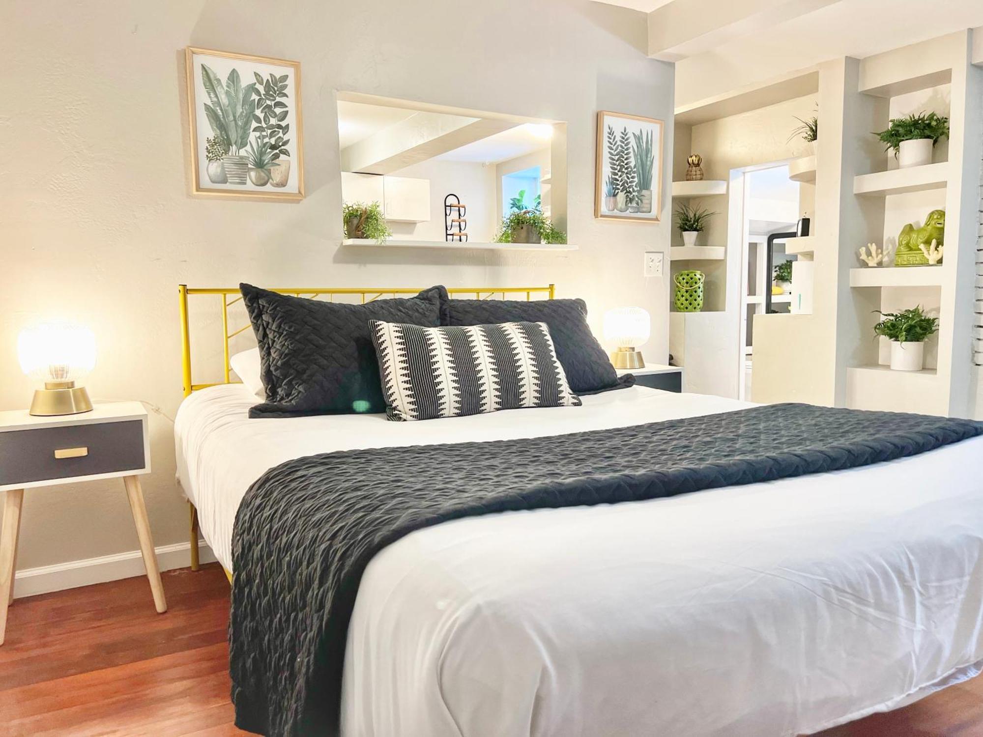 Apartment Urban Oasis Near The Zoo A For 2 *