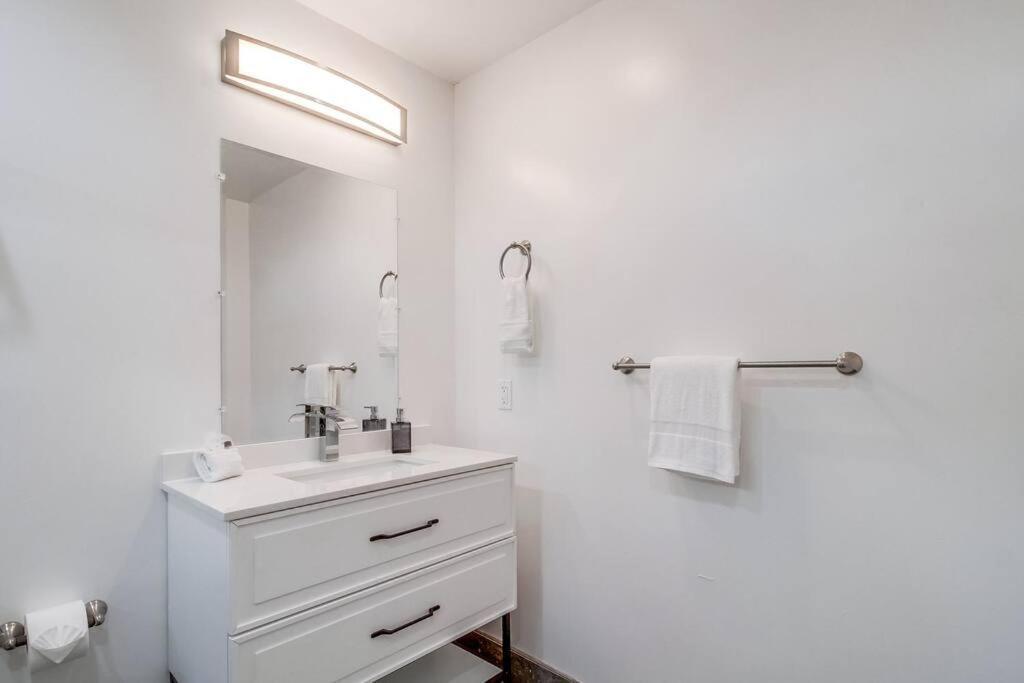 Park Blvd Paradise 302 Ada Compliant With A Apartment San Diego