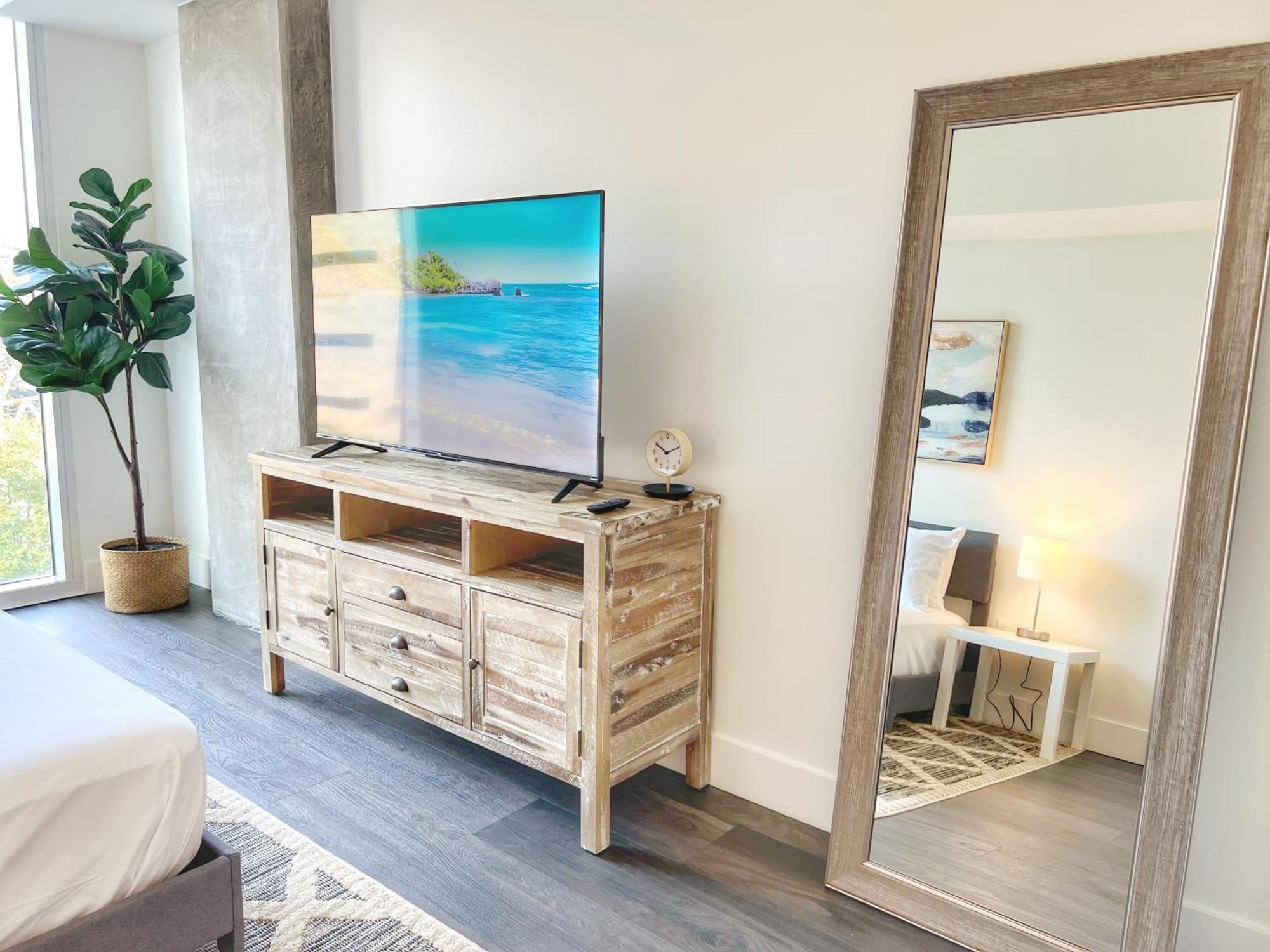 Apartment Stunning By Petco Park!