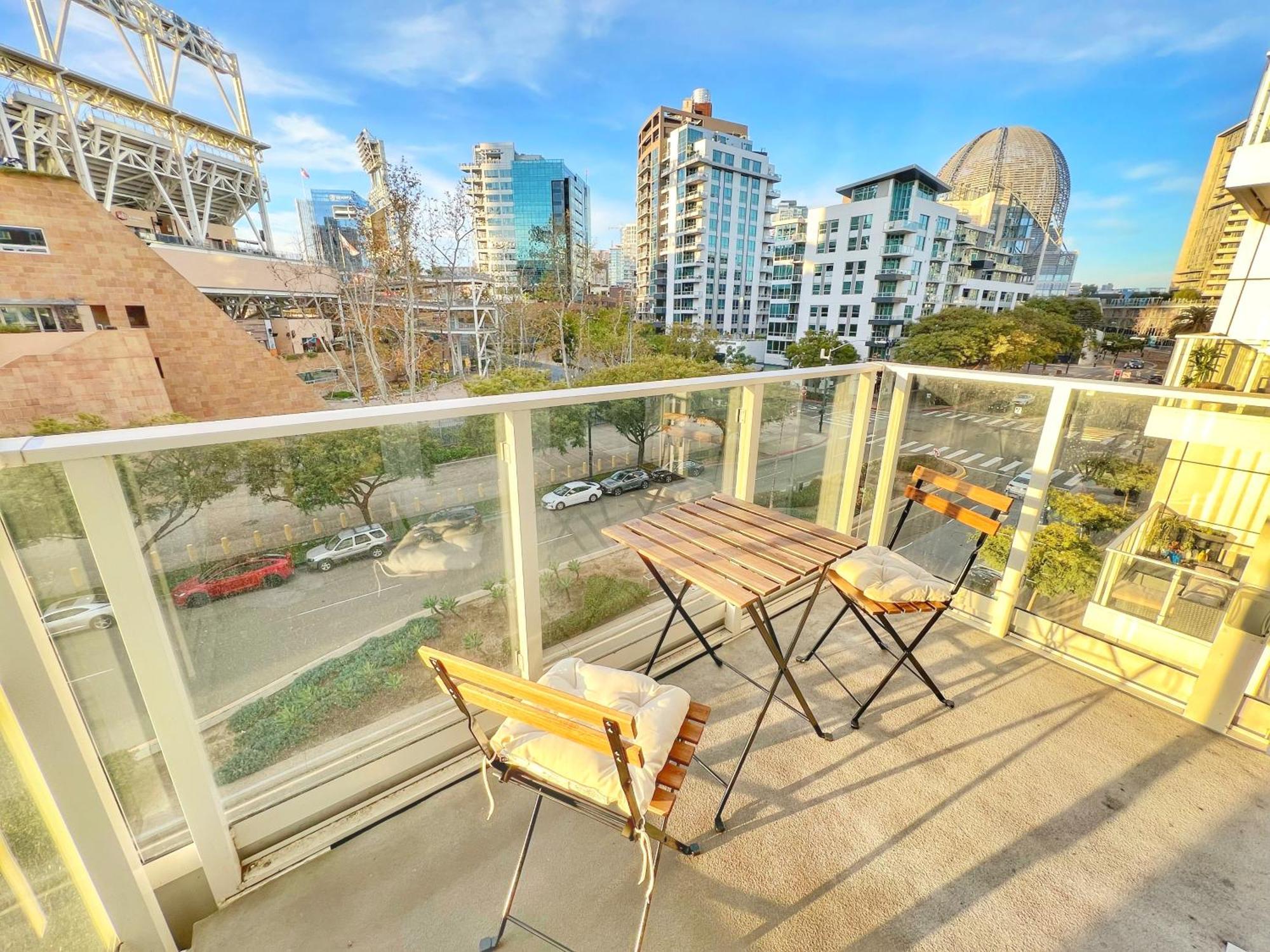 Apartment Stunning By Petco Park!