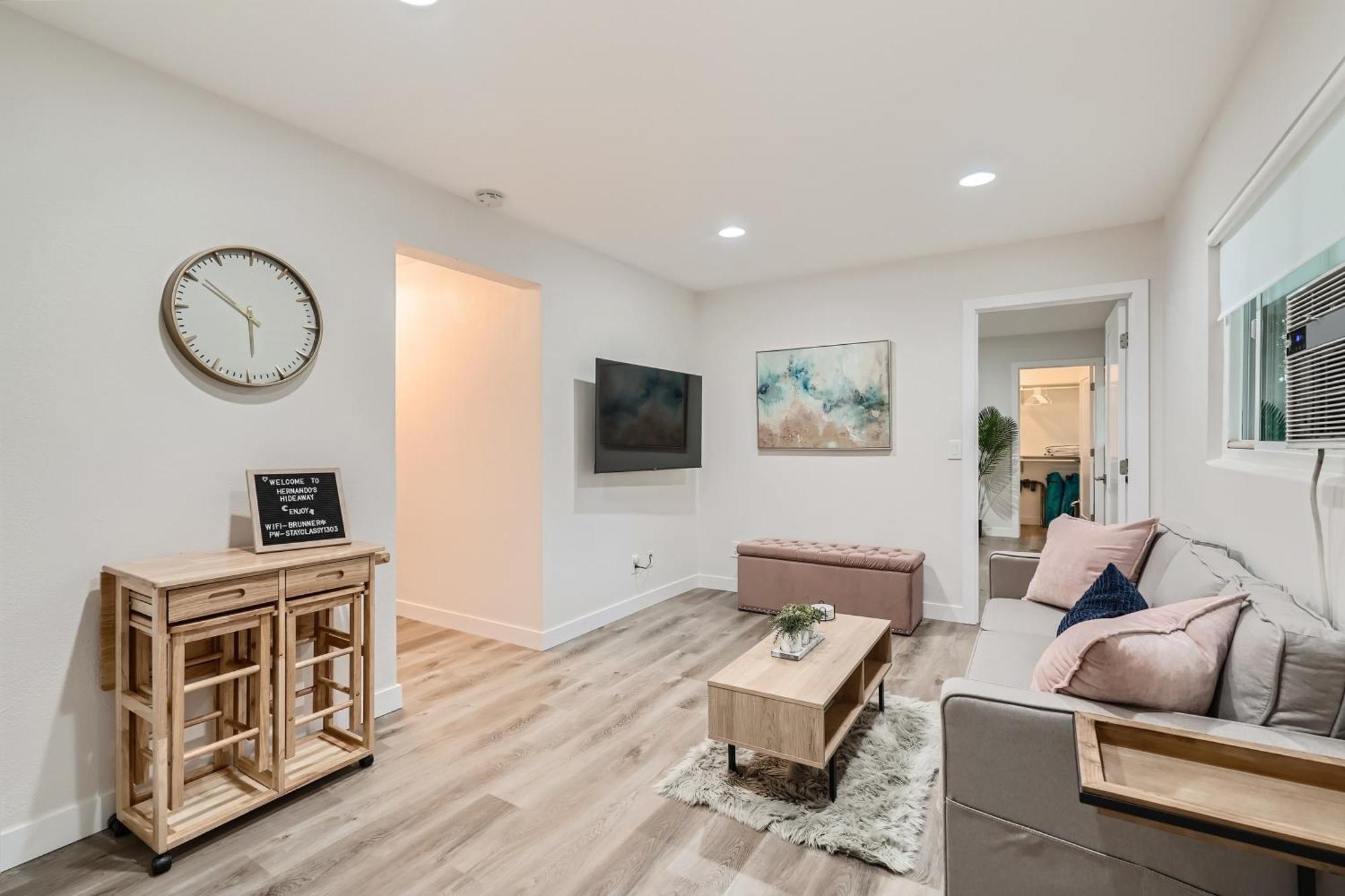 Apartment 2-1 Getaway Near Major Attractions
