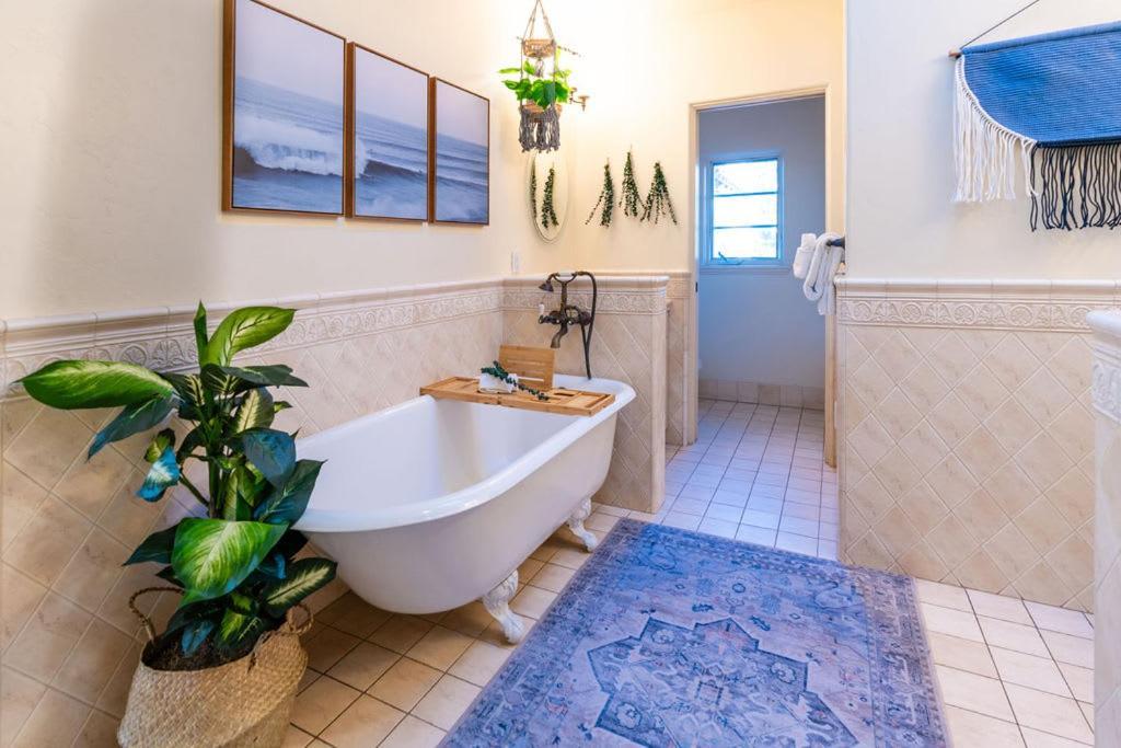 Holiday home Ocean View Spanish Beauty Half Block To San Diego