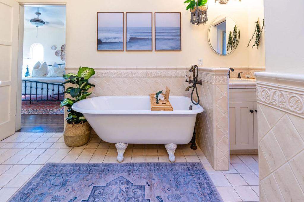 Ocean View Spanish Beauty Half Block To * San Diego