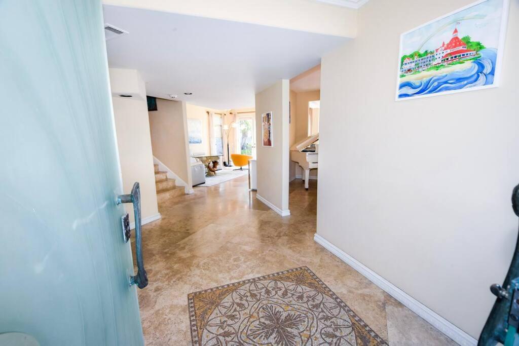 Private Front 4bed 4bath Pool And House