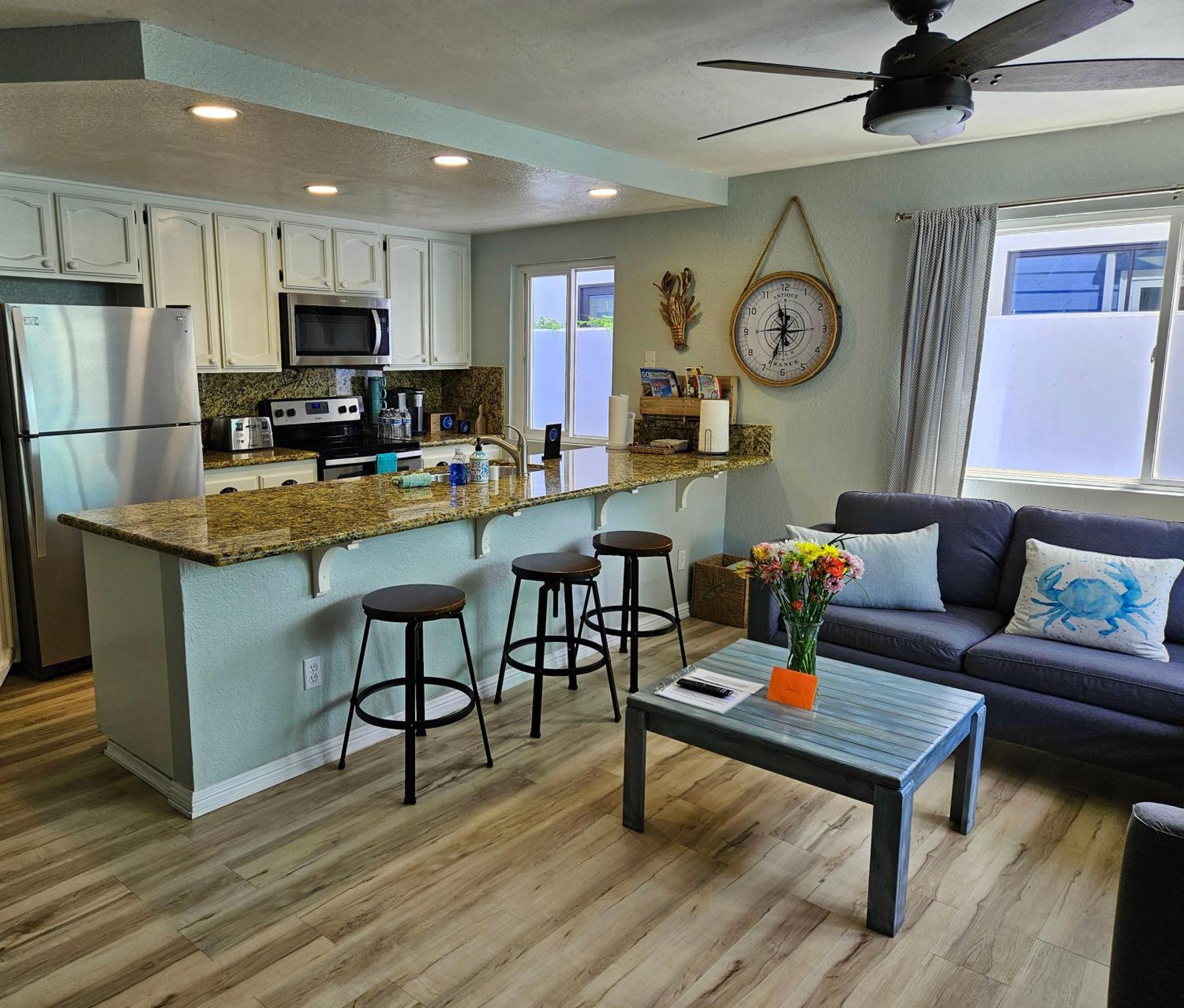 Apartment Luna Azul, Cozy Only Steps To Mission Beach! Free Internet