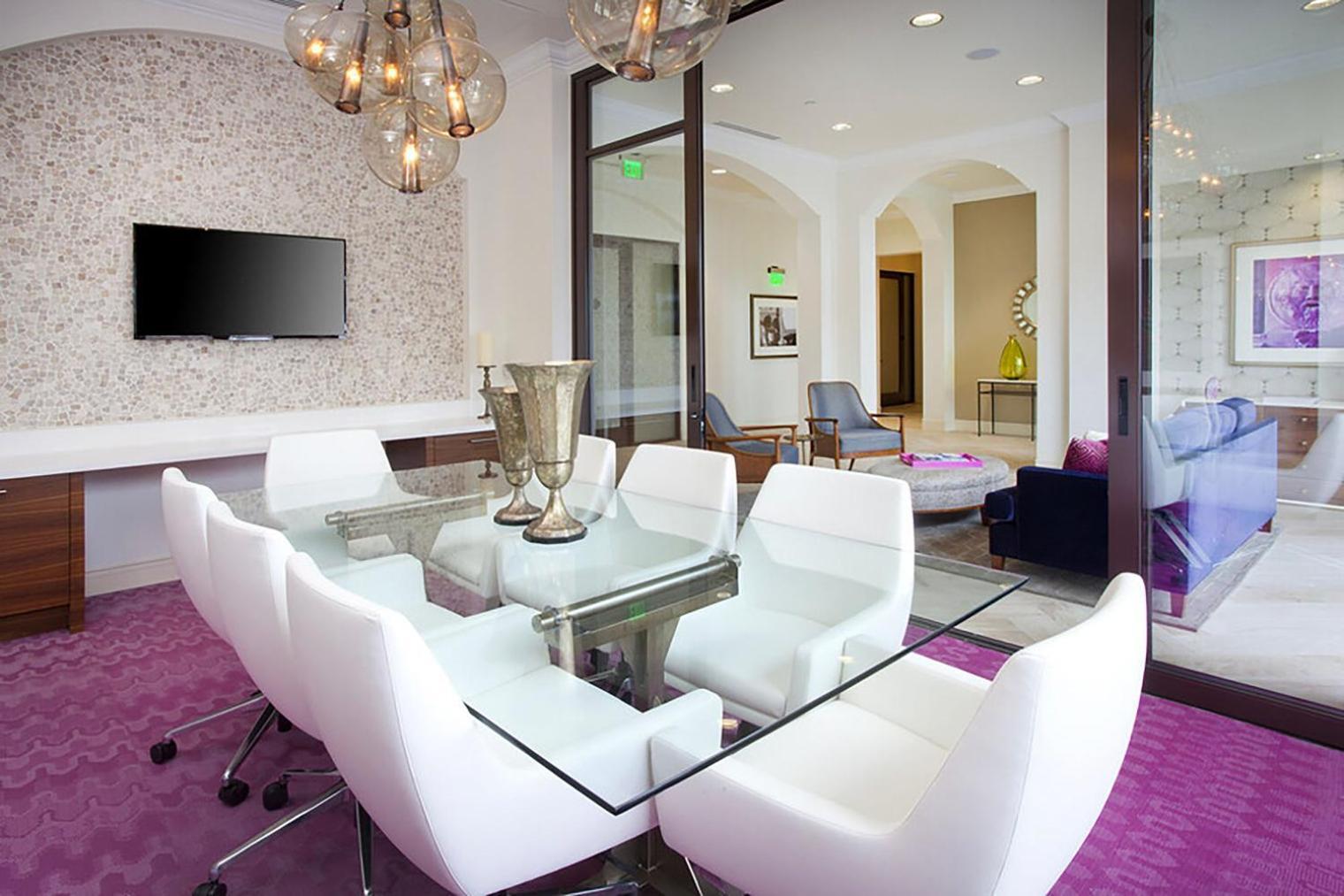 Little Italy W Gym Pool Nr Light Rail San-6 Apartment *