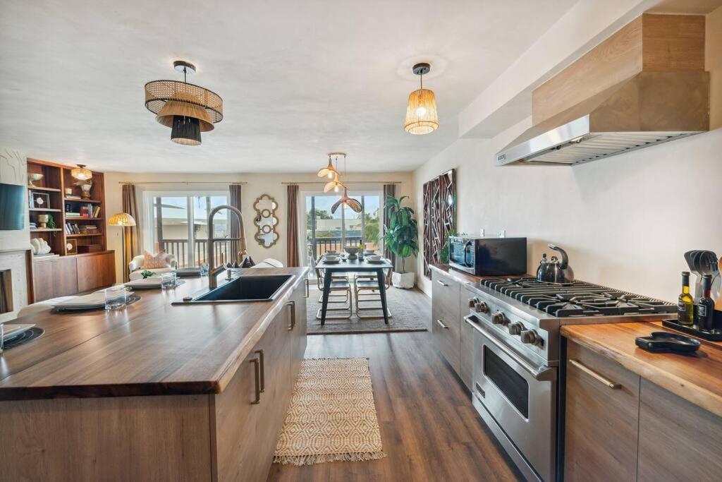 Luxurious La Jolla W/ Ocean Views! Holiday home San Diego