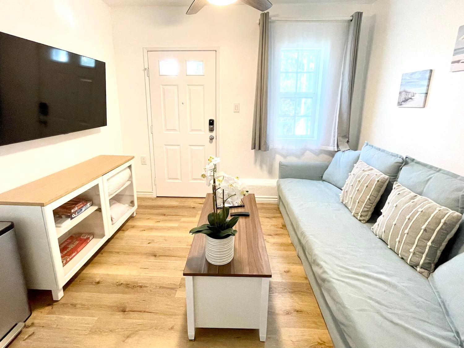 Apartment Hidden Gem With Hot Tub And Parking - 4 Guests