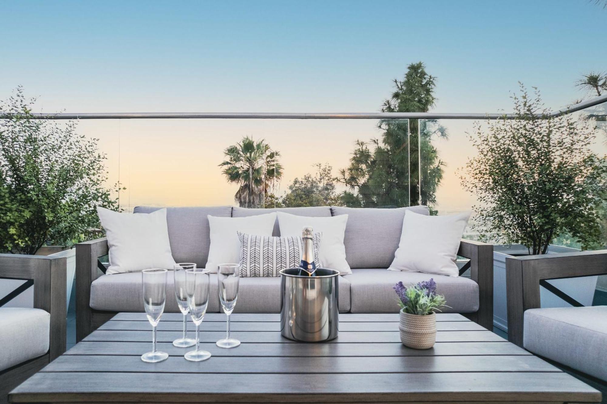 3 Bedroom With Ocean View Jacuzzi And Parking