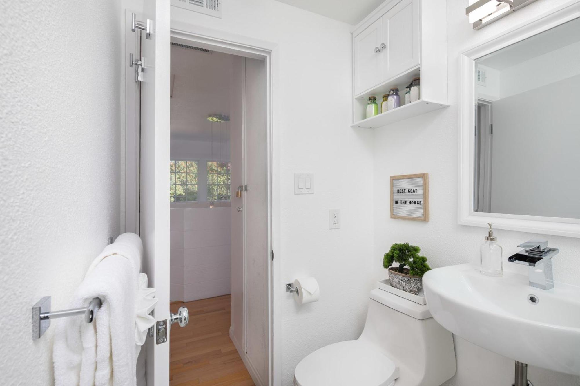 3 Bedroom With Ocean View Jacuzzi And Parking *