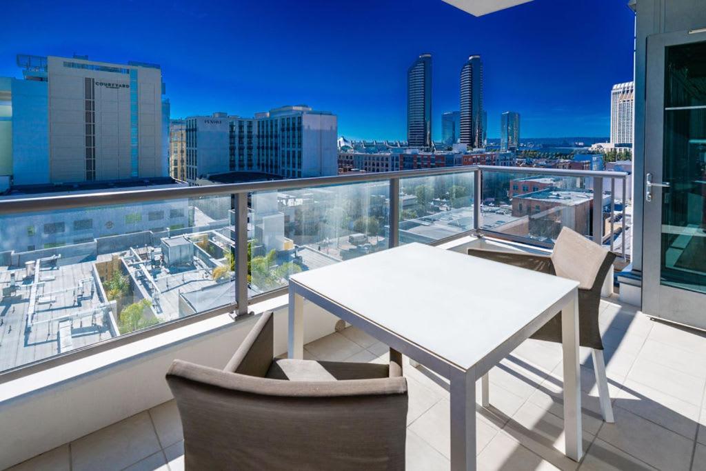 Skyline Escape In The Heart Of Downtown