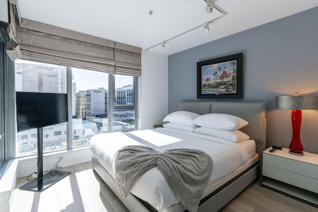 Skyline Escape In The Heart Of Downtown Holiday home *