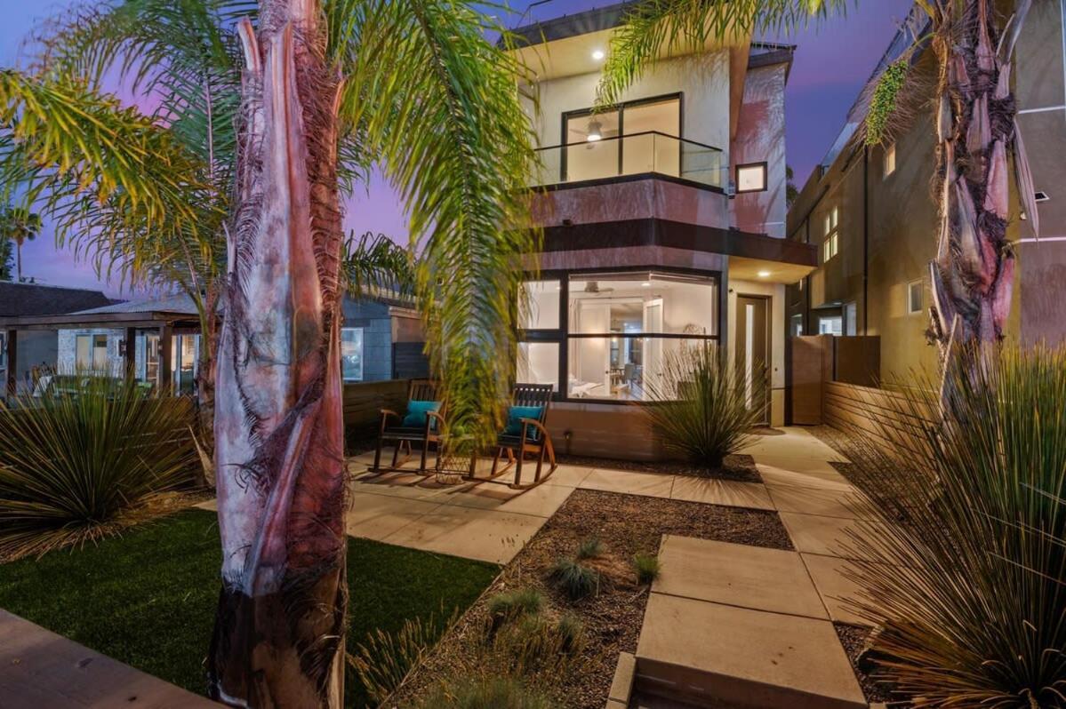 Holiday home Beachside Bliss- 3-story Sleeps 12