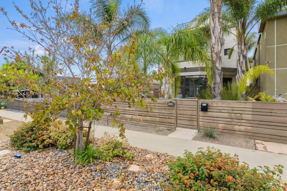 Beachside Bliss- 3-story Sleeps 12