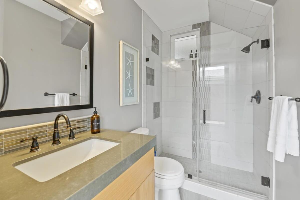 Beachside Bliss- 3-story Sleeps 12 *