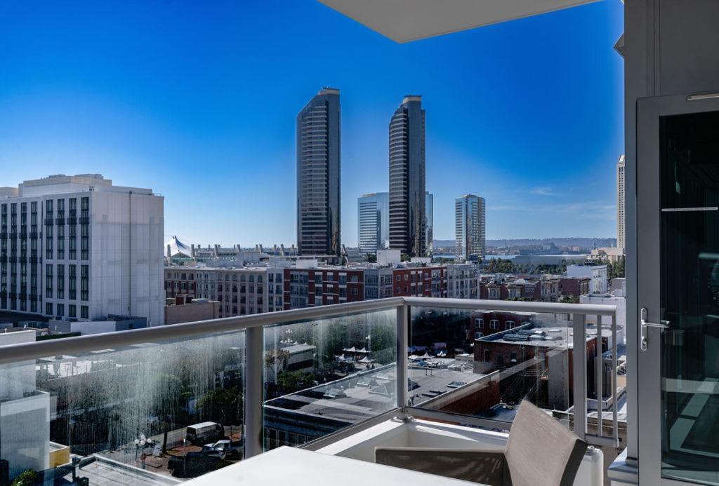 Holiday home Skyline Escape In The Heart Of Downtown *