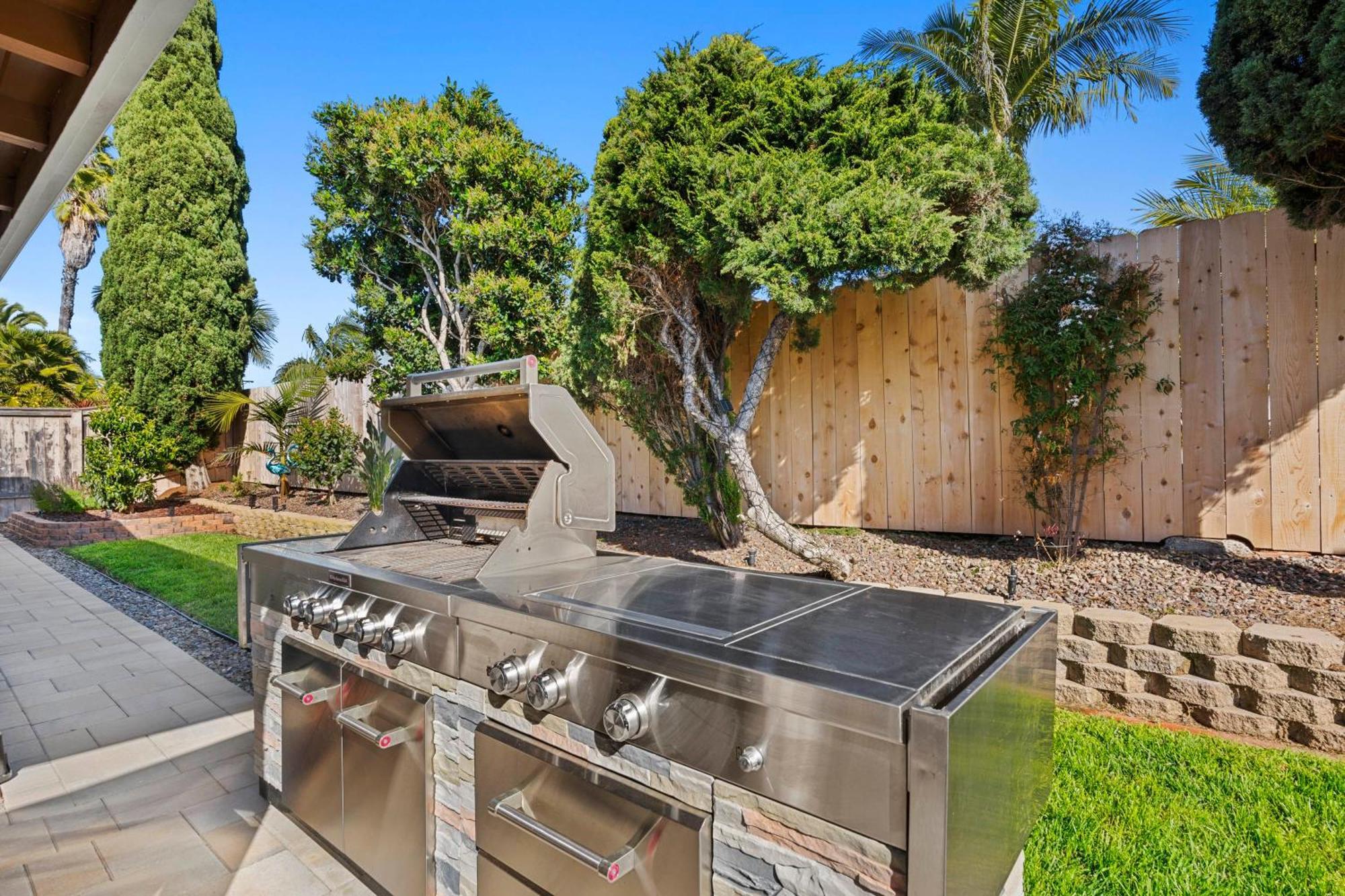 The Sweet Escape Pool Table Grill & * San Diego