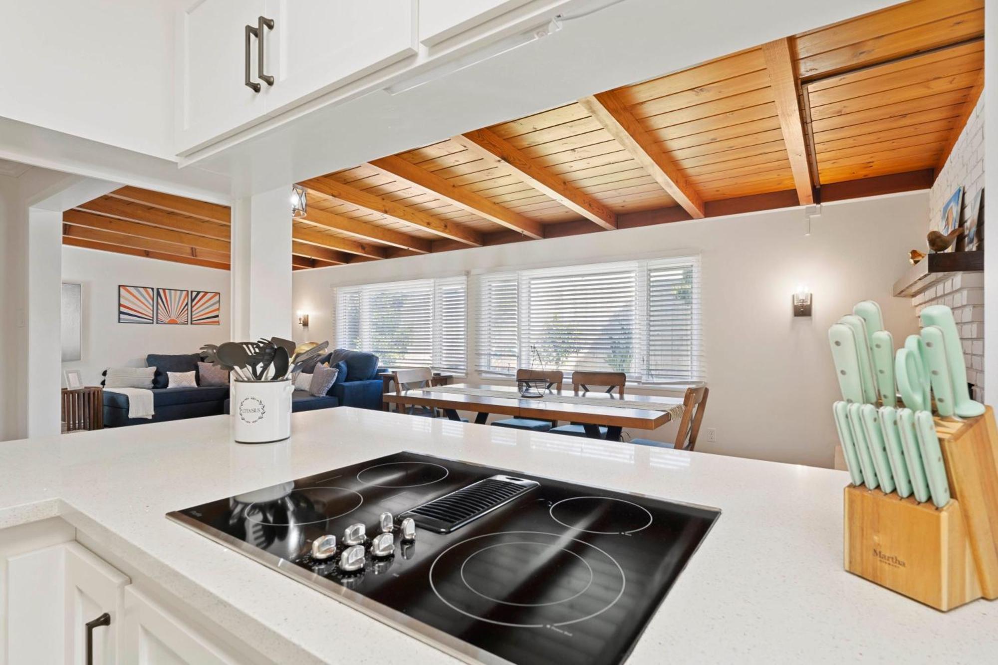The Sweet Escape Pool Table Grill & Holiday home