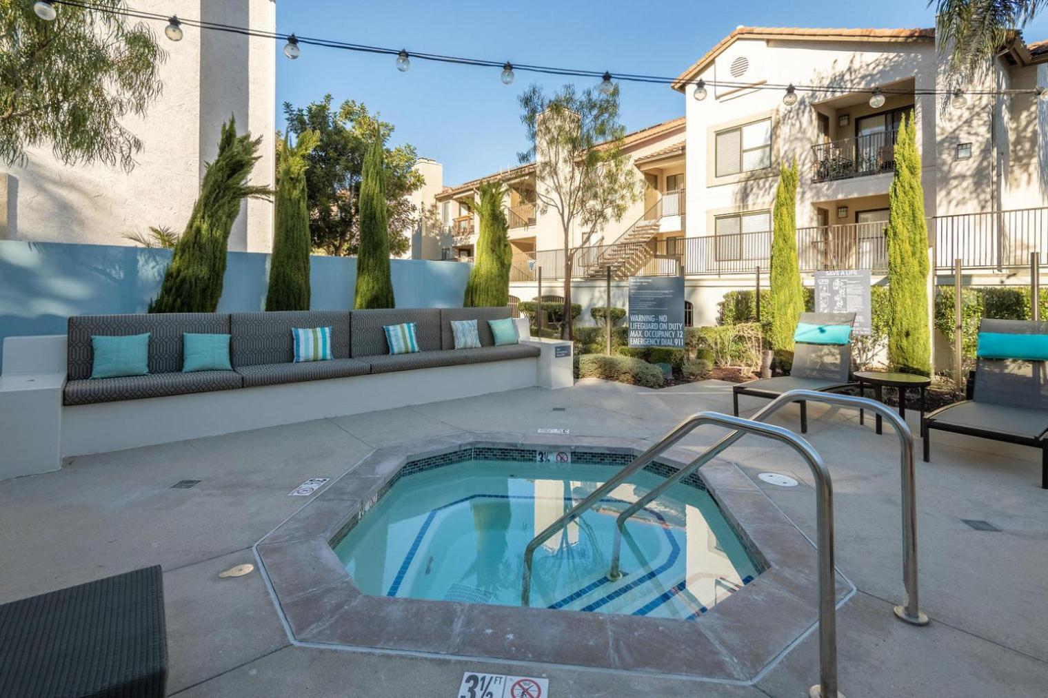 Apartment La Jolla 1br W Gym Wd Pool Nr Bars Shops San-44 *